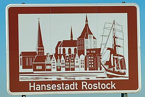 Touristisches Hinweisschild A19 Hansestadt Rostock