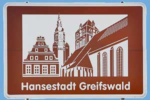 Touristisches Hinweisschild A20 Hansestadt Greifswald