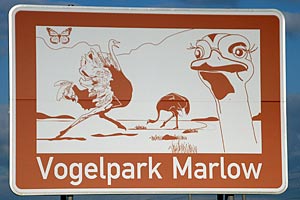 Touristisches Hinweisschild A20 Vogelpark Marlow