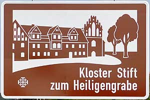Touristisches Hinweisschild A24 Kloster Stift zum Heiligengrabe