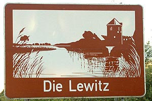 Touristisches Hinweisschild A24 Die Lewitz