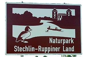 Touristisches Hinweisschild A24 Naturpark Stechlin-Ruppiner Land