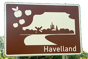 Touristisches Hinweisschild A24 Havelland