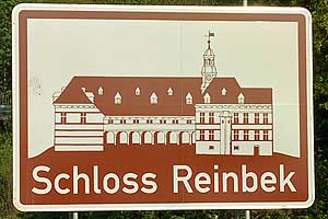 Touristisches Hinweisschild A24 Schloss Reinbek