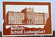 Touristisches Hinweisschild an der A24 Barock-Schloß Ludwigslust