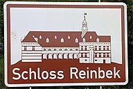 Touristisches Hinweisschild an der A24 Schloss Reinbek