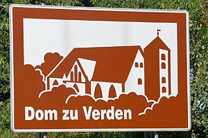 Touristisches Hinweisschild A27 Dom zu Verden