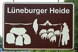Touristisches Hinweisschild A27 Lüneburger Heide