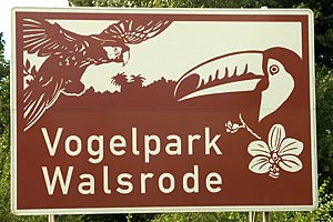 Touristisches Hinweisschild A27 Vogelpark Walsrode