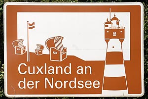 Touristisches Hinweisschild A27 Cuxland an der Nordseee