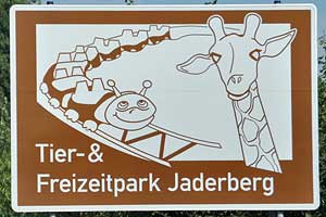 Touristisches Hinweisschild A29 Tier- & Freizeitpark Jaderberg