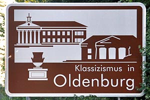 Touristisches Hinweisschild A29 Klassizismus in Oldenburg