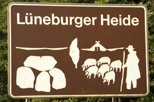 Touristisches Hinweisschild A7 Lüneburger Heide