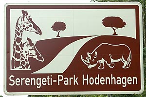 Touristisches Hinweisschild A7 Serengeti Park Hodenhagen
