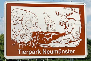 Touristisches Hinweisschild A7 Tierpark Neumünster