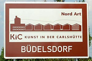 Touristisches Hinweisschild A7 KiC Kunst in der Karlshütte Büdelsdorf