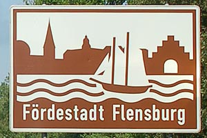 Touristisches Hinweisschild A7 Fördestadt Flensburg