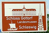 Touristisches Hinweisschild an der A7 Schloß Gottorf