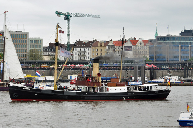 Hamburg Hafengeburtstag 2010, Das Dampfschiff "BUSSARD", Heimathafen Kiel