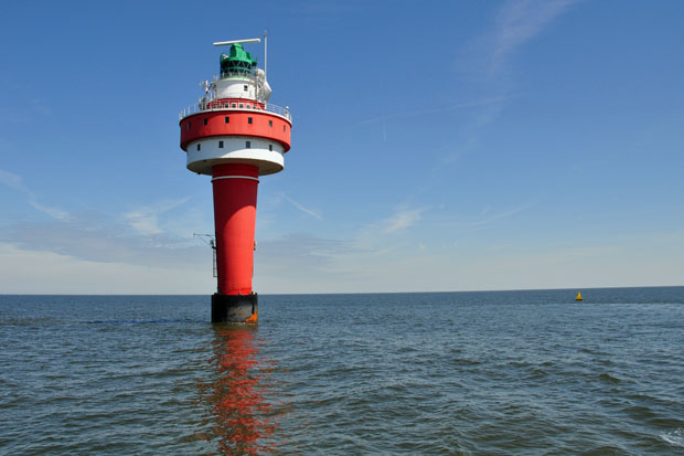 Der ca. 40 m hohe Leuchtturm Alte Weser