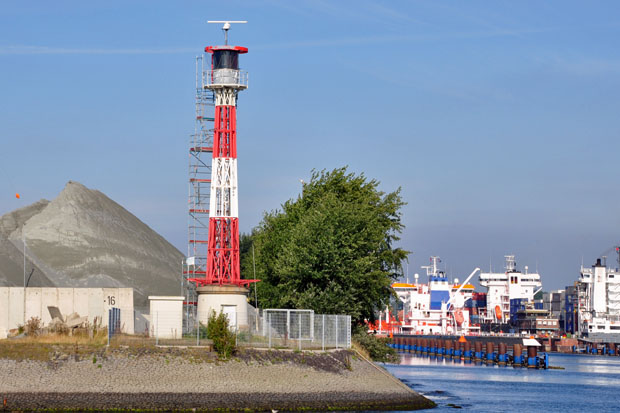 Leuchtturm am Südufer der Schleuse Kiel-Holtenau