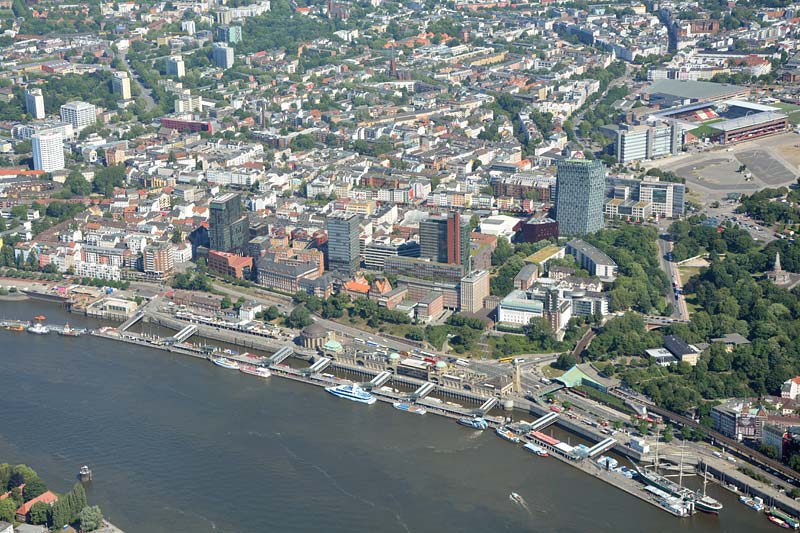 Luftbilder Hamburg Blick auf die St. Pauli Landungsbrücken