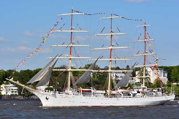 Segelschulschiff DAR MŁODZIEŹY, 827. Hafengeburtstag Hamburg 2016