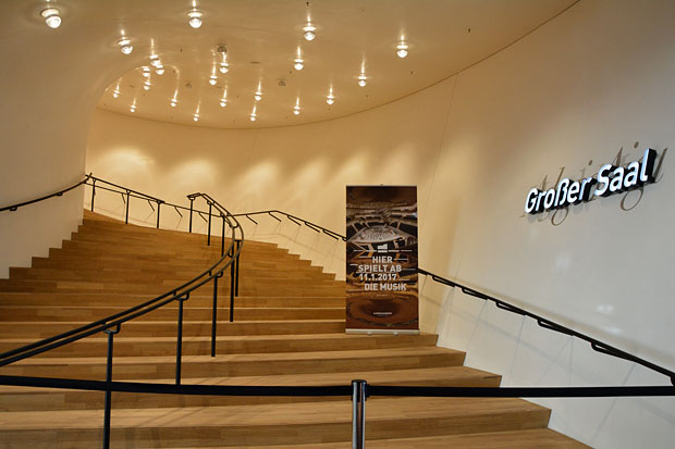 Noch ist der Zugang zum Großen Saal versperrt - Elbphilharmonie Hamburg